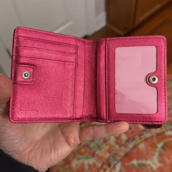 COACH POPPY HEART WALLET LEATHER HOT PINK W/ TROMPE CHAIN DETAILS
ADORABLE EUC! - Picture 9 of 15